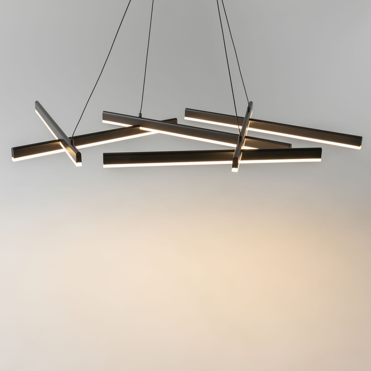 Подвесной светодиодный светильник Maytoni Line MOD016PL-L80BK 5