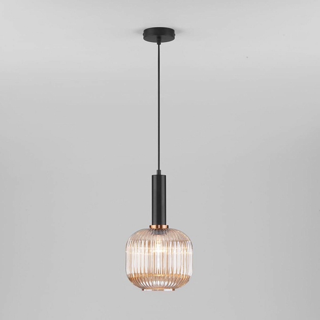 Подвесной светильник Eurosvet 50182/1 янтарь изображение 1 Подвесной светильник Eurosvet 50182/1 янтарь Фото № 1