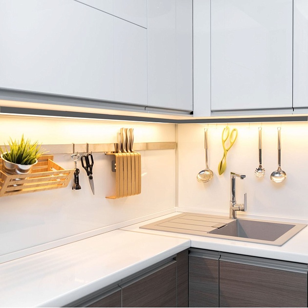 Профиль накладной с рассеивателем черный/белый 1м Apeyron 08-05-ЧБ изображение 8 Профиль накладной с рассеивателем черный/белый 1м Apeyron 08-05-ЧБ Фото № 8