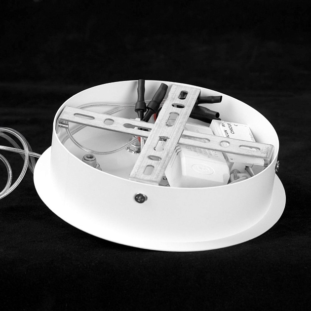 Подвесная светодиодная люстра Lussole Loft Gilbert LSP-7316 изображение 2 Подвесная светодиодная люстра Lussole Loft Gilbert LSP-7316 Фото № 2