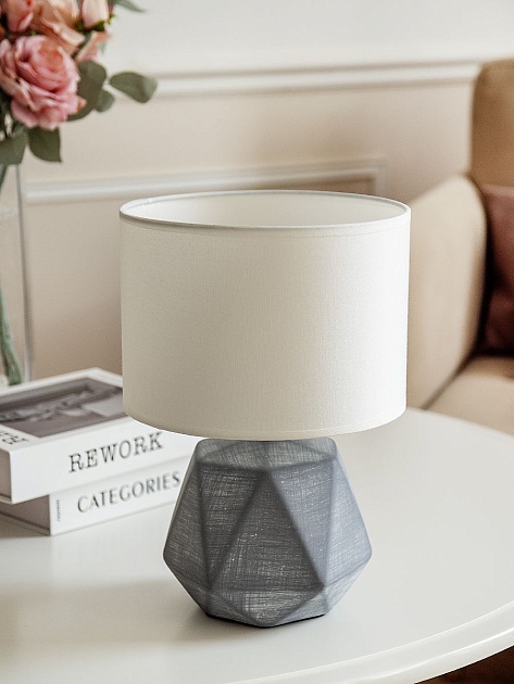 Настольная лампа Lucia Валентино 364 4606400051282 изображение 8 Настольная лампа Lucia Валентино 364 4606400051282 Фото № 8