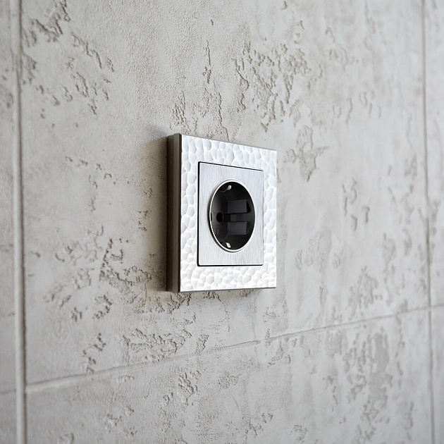 Розетка с заземлением Werkel cеребряный рифленый W1171009 4690389159701 изображение 3 Розетка с заземлением Werkel cеребряный рифленый W1171009 4690389159701 Фото № 3