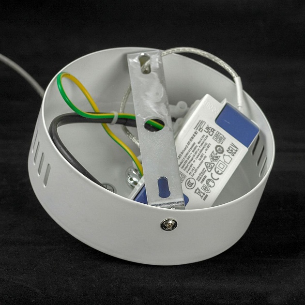 Подвесной светодиодный светильник Lussole Claudia LSP-0922 изображение 2 Подвесной светодиодный светильник Lussole Claudia LSP-0922 Фото № 2