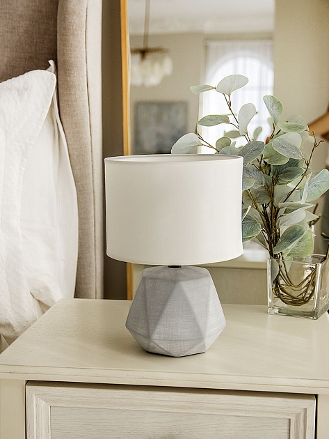 Настольная лампа Lucia Валентино 364 4606400051275 изображение 11 Настольная лампа Lucia Валентино 364 4606400051275 Фото № 11