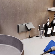 Розетка встраиваемая Voltum S70 с заземлением, защитными шторками и крышкой 16А, (кашемир) VLS040303 3