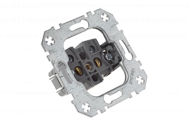 Розетка 2P Liregus Epsilon серебро 28-175 Фото № 2