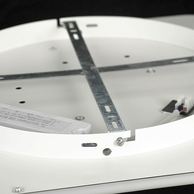 Потолочный светодиодный светильник Lussole Lgo LSP-8464 изображение 2 Потолочный светодиодный светильник Lussole Lgo LSP-8464 Фото № 2