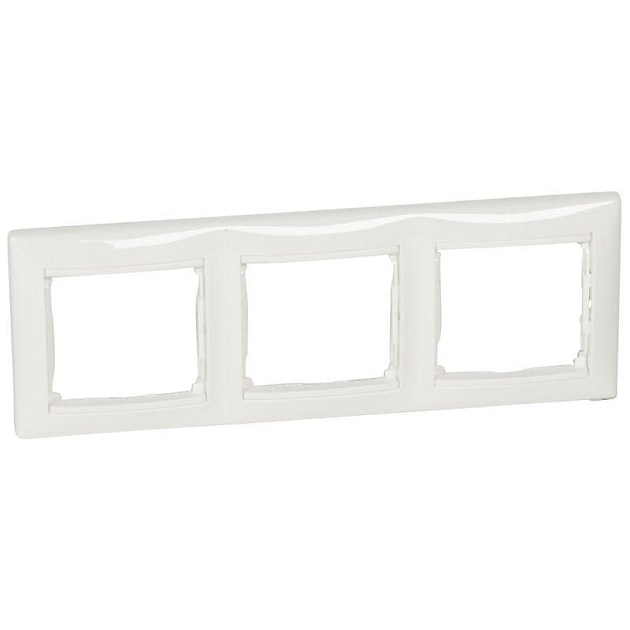 Рамка 3-постовая Legrand Valena белая 694242 Фото № 1